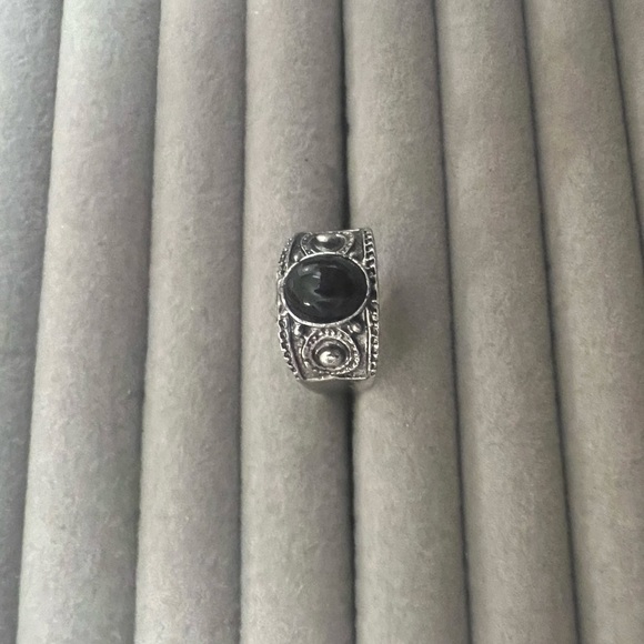 Ring - Picture 2 of 4